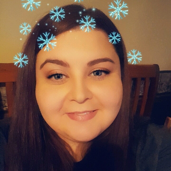 Meet your Posher, Lisa - Picture 1 of 1